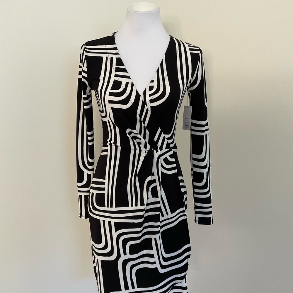 NWT Nine West Black and White Long Sleeve Dress